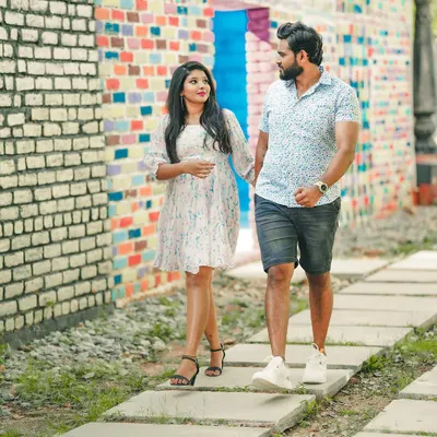 Here is an example of my natural makeup service for a casual couple's maternity shoot. I focused on creating a fresh, glowing look that enhances her features without feeling heavy, perfect for comfortable and relaxed photos.