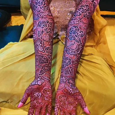 This is the kind of rich, dark stain my clients love. This photo was taken after the henna paste was removed, showing the beautiful color of the full bridal design.