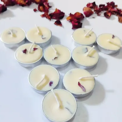 A beautiful arrangement of my air-dried rose petal tealights. The combination of real botanicals and the sweet Peach and Mango scent creates a truly special experience.