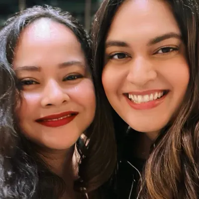 A selfie with a friend at the event I hosted for Mira's Delhi. It's all about creating a warm, welcoming atmosphere where everyone has a great time.