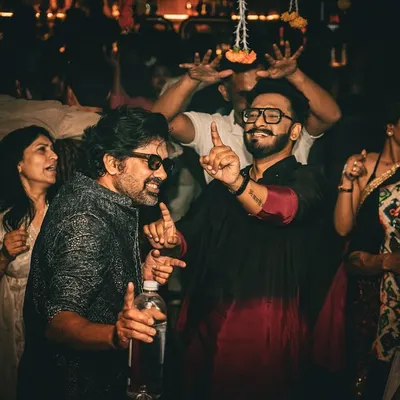The joy of a themed party is seeing everyone get into the spirit. At the Phoolon Ki Holi event, the dancefloor was filled with people in traditional wear, celebrating together.