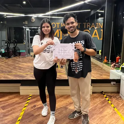 We are so proud to see our students complete their respective levels. Here, a student receives her jazz course certificate, marking a new achievement in her dance journey with us.
