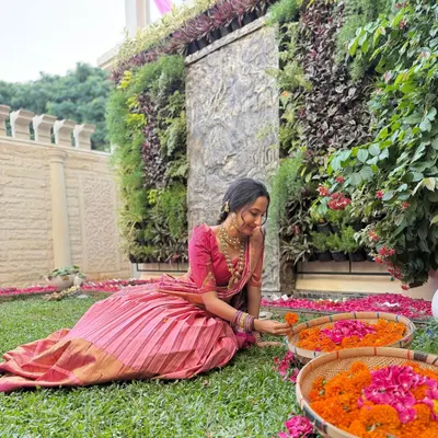A beautiful moment captured with a lehenga crafted from a light pink Kanchi saree. The original Paithani border was preserved and repurposed, creating a timeless outfit that honors tradition while feeling fresh and elegant.
