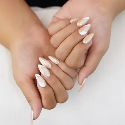 The perfect finish. Our chrome gel nail art delivers a bold, glossy, and unapologetically glam look that elevates your style.