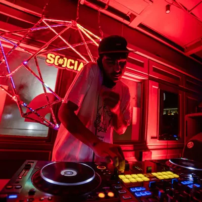 Had a great time playing a 90's hip hop set at Social. These nights are all about good vibes and classic tracks.