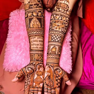 A complete bridal story with portraits, sacred mantras, and auspicious symbols like Lord Ganesha. This design is a blessing for your new beginning.