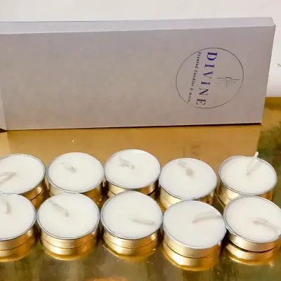 My peach-scented soy wax tealights, available in a pack of ten. Each one is hand-poured with love and contains a hint of mica for a subtle shimmer.
