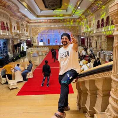This 60th birthday celebration was held in a stunning, palace-like venue. No matter the scale of the event, I bring the energy.