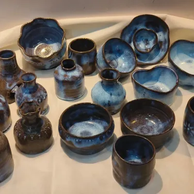 A stunning collection of finished terracotta pieces, transformed by a brilliant blue glaze. We teach you how to work with different materials and glazes to achieve professional, eye-catching results you never thought possible.