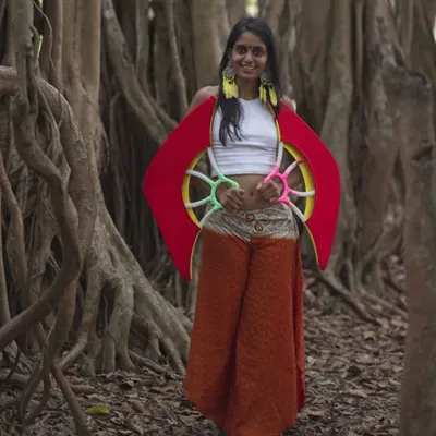 Dancing with my Russian tech fans in the middle of this incredible banyan tree grove. These fans require a lot of technical skill, but the result is a beautiful, hidden language of the soul.