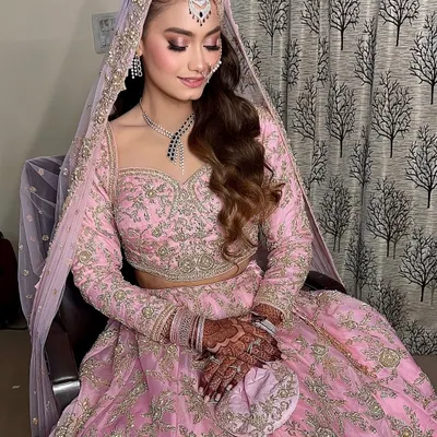 My bride Ayesha looking like a dream in this pink lehenga for her engagement. The makeup was soft, romantic, and perfectly matched her outfit.