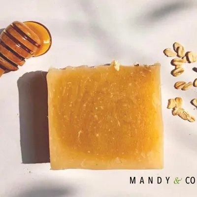 Like a warm hug for your skin, my Honey Oatmeal soap is made with raw honey and oats to calm, hydrate, and protect. It's unscented and gentle enough for sensitive skin and children.