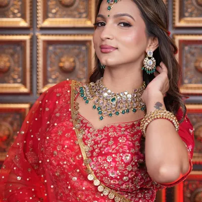 Stunning bridal makeup by one of our talented students. I am so proud to see them creating such magic, with a perfect blend of soft glam and traditional elegance.