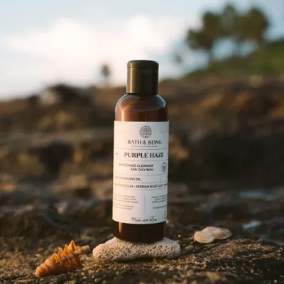 Meet Purple Haze, our face wash for oily skin. It uses Brazilian Purple and Serbian Blue Clay to detoxify pores and balance oil, while Frankincense and Orange essential oils soothe and brighten.