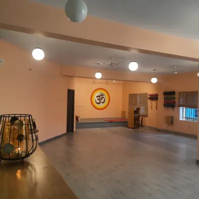 Welcome to my Swasth Arogya Nilaya, an abode of health and wellness. I designed the Yeshwanthpur studio to be a calm, clean, and welcoming space where you can feel safe and supported as you focus on your healing journey.