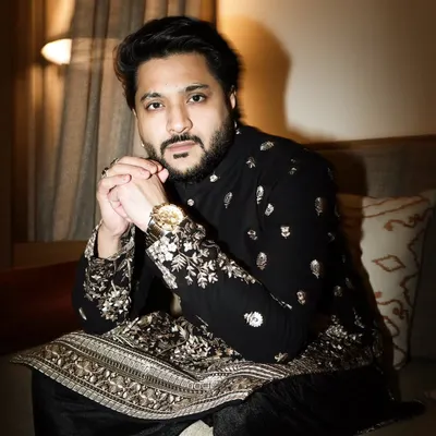'Sadgi To Hamari Zara Dekhiye'. A portrait capturing the Sufi vibe in a beautifully embroidered kurta.