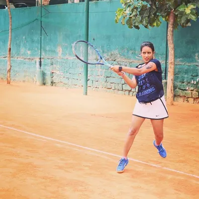 Everything is earned on the court. This shot from a training session on clay captures the focus and determination required for every backhand and forehand. This is the work ethic I practice myself and pass on to my students during our tennis lessons.