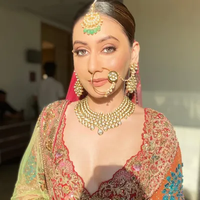 A sun-kissed bridal glow captured in natural light. This look embodies the royal elegance I strive for, with clean skin, defined eyes, and a timeless quality that makes a bride feel her most beautiful.