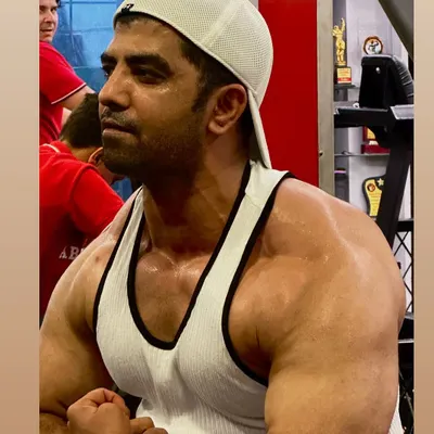 The crazy pump after a shoulder workout. This is the feeling of blood rushing to the muscles, a sign of an effective session.