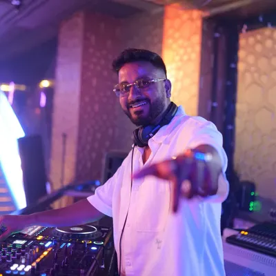 This is me in my element, right in the middle of the action. I’m not just playing music; I’m connecting with you and your guests to make sure everyone feels like part of the party.