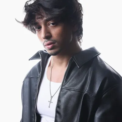 A look from my 2025 press kit shoot. Clean, focused, and ready for what's next.