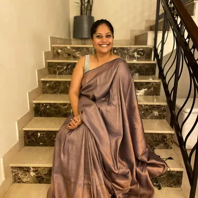 Kicking off the festive season in one of my favorite sarees. There's nothing like dressing up and spending time with friends who feel like family.