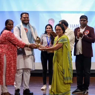 I was honored to be the youngest keynote speaker at the Ayurveda Innovations Summit 2024. Here I am receiving an award after delivering my lecture on managing pre-diabetes and Medarogas (metabolic disorders) with Ayurveda.