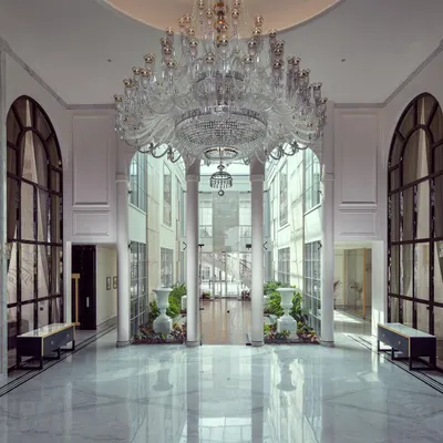 The Grand Alabaster, nominated as one of India’s most beautiful homes by Elle Decor, is a masterpiece of neoclassical design. The grand foyer features a stunning crystal chandelier and symmetrical columns, establishing a sense of timeless opulence and refined luxury from the moment you enter.