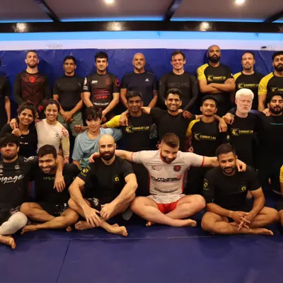 The full group from Day 1 of the Mike Murrell seminar. Look at the mix of faces and gis. This is what our community is all about: people from all walks of life coming together to train.