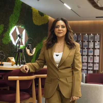 I was so proud to stand in front of the moss wall we installed at the HSBC office in Lucknow. This piece combines different shades of preserved moss with the company's logo, creating a sophisticated and nature-inspired welcome.