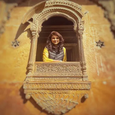 Wishing everyone a happy and healthy new year from this beautiful Jharokha. Good health has a ripple effect on every other aspect of life, so let's make it a priority.