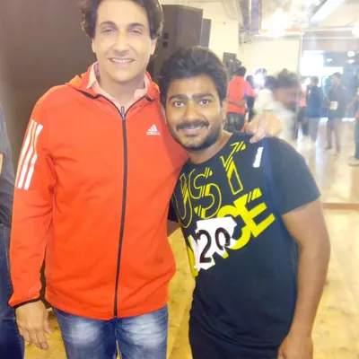 A memorable moment with the legendary Guru of contemporary dance in India, Master Shiamak Davar. Learning from him has been a cornerstone of my dance journey.