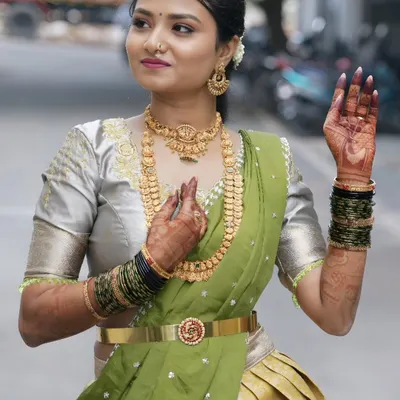 Loving how beautifully this stain has developed. A rich, dark stain like this is the result of pure, chemical-free henna and proper aftercare.