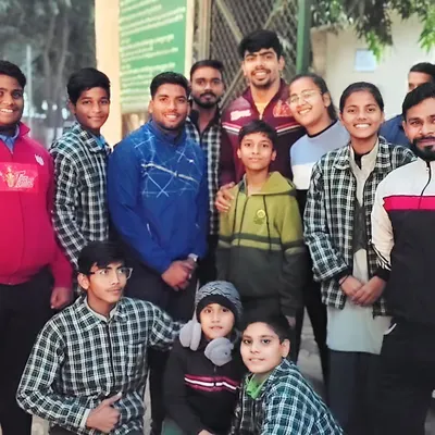 Our team had the amazing opportunity to meet Pawan Sehrawat, captain of the Indian Kabaddi team. A truly inspiring moment for our young players.
