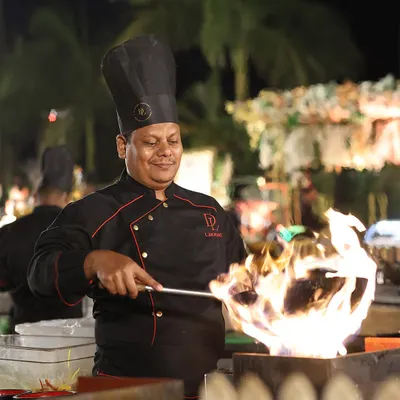 The thrill of a live flambé station always captivates guests. Our chef expertly uses fire to create a smoky, caramelised crust, adding a layer of deep flavour and a spectacular visual element to the dish.