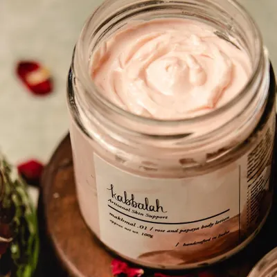 This is my 'Makhmal' Rose and Papaya body lotion, whipped into a beautiful rosette. It’s a lightweight, non-greasy formula that uses rose water and papaya extract to hydrate and brighten the skin.