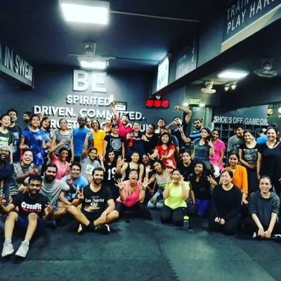 Beating the Monday blues the best way I know how. A packed class full of rockstars bringing mind-blowing energy and positivity to the dance floor. This is what my Zumba fitness parties are all about.