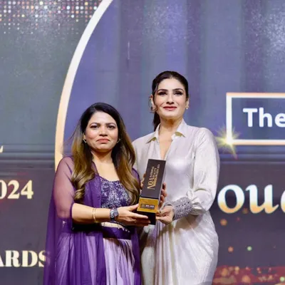 A proud moment for us, receiving the Best Beauty Academy Award from the celebrated actress Raveena Tandon. This is our 5th consecutive win, a symbol of our consistent quality.