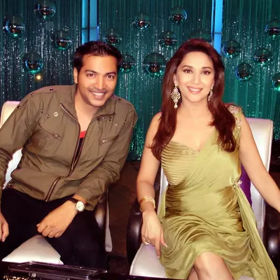A wonderful throwback to the Jhalak Dikhhla Jaa set with the dance queen herself, Madhuri Dixit.
