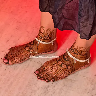 The original, my style of bridal mehandi for the feet. This design is intricate and dense, perfectly complementing the bride's hands and completing her traditional look.