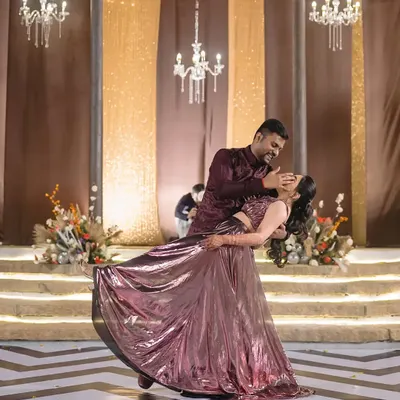 A classic dip for a picture-perfect romantic moment. I teach these iconic poses to make your couple's dance look straight out of a movie.