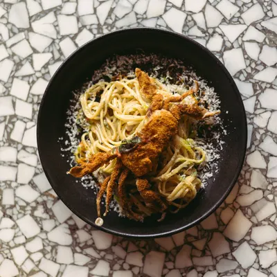 Ciao! Get ready to elevate your taste buds with my latest culinary delights, like this Spicy Fried Soft Shell Crab Linguine. It's a dish that brings the soul of the coast to your plate.