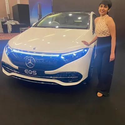 At the launch of the Mercedes EQS. Performing for prestigious brands is always an exciting experience, and my band and I ensure the music matches the elegance of the event.