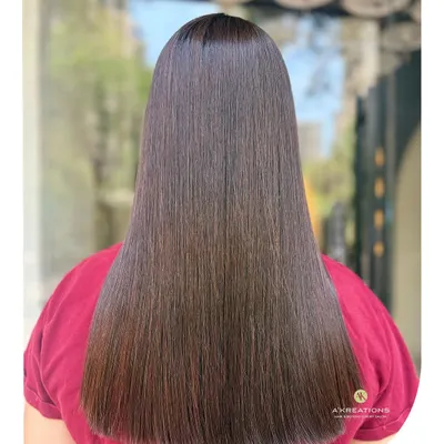 This is your sign to treat your hair like royalty. The result of one of our nourishing treatments, leaving the hair incredibly sleek, straight, and glossy.
