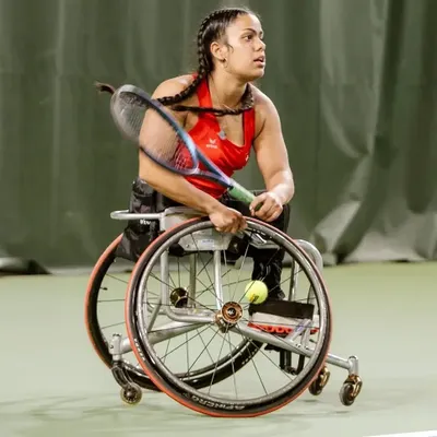 World No. 48 in ITF wheelchair singles, Nalani Buob, demonstrates her powerful and precise technique. Her presence at our camp showed our players that determination always serves an ace.