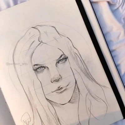 A quick portrait sketch in my doodle diary. I focus on capturing the structure of the face and a simple expression with loose lines.