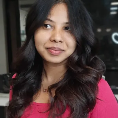 Soft waves and face-framing layers are the perfect combination for a hair glow-up. This style adds bounce, texture, and a lot of confidence.