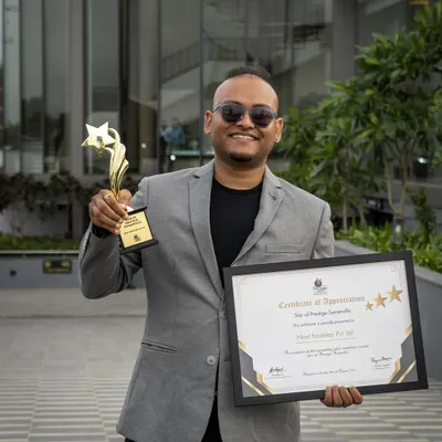 Holding both an award and a certificate of appreciation from the Prestige Group. This recognition reflects my commitment to excellence in luxury property consulting.