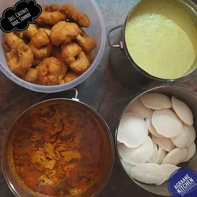 A classic breakfast combination of mini idlis and medu vadas, delivered in bulk. I also provide flavorful sambar and coconut chutney, making it a complete and satisfying meal.