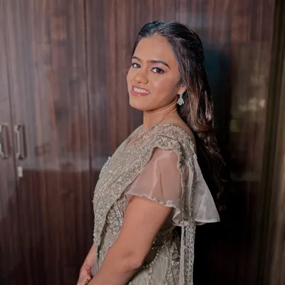 Soft glam with a moonlit glow. This look is all about subtle skin, shimmer lids, and effortless elegance for a sophisticated party look.